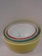 Four Primary Color Pyrex Nesting Mixing Bowls