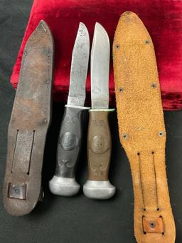 Pair of Vintage Remington Fixed Blade Knives, 2x RH-28s w/ vintage Leather sheaths