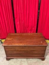 Vintage Solid Cherry Moravian Style Blanket Chest w/ 4 Interior Drawers. Excellent Condition. See