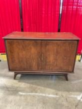 Vintage Mid Century Modern Wooden Media or Drinks Cabinet w/ Large Cupboard & Unique Legs. See pi...