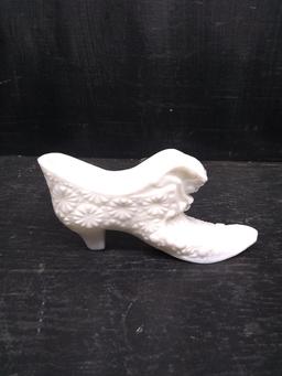 Vintage Milk Glass Buttons and Bows Cat Slipper