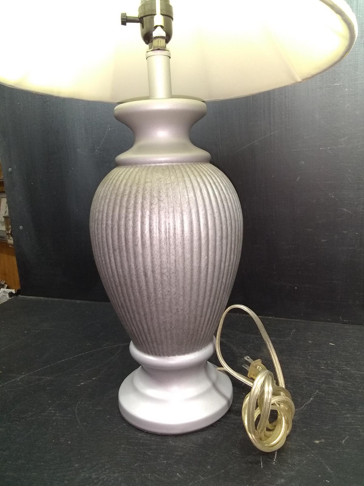 Contemporary Ceramic Ribbed Table Lamp