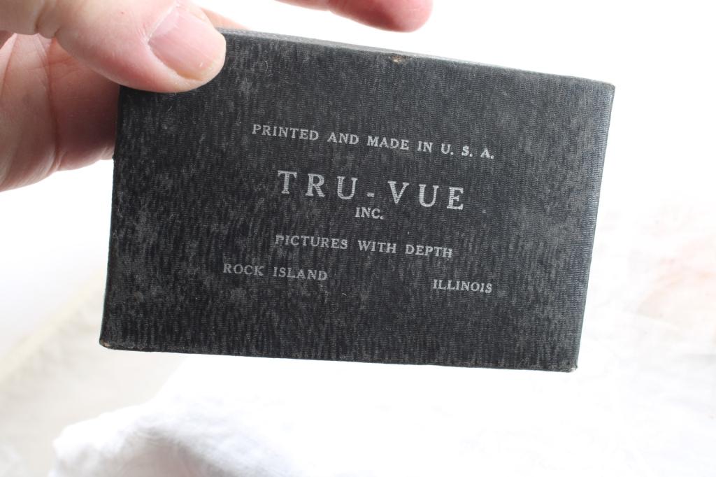 2 Tru-Vue Viewers With Film Rolls & Film Cards
