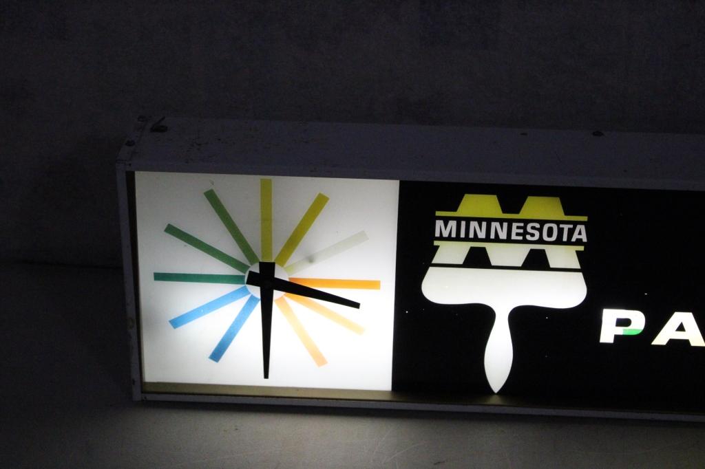 Minnesota Paints Motion Sign & Clock Working