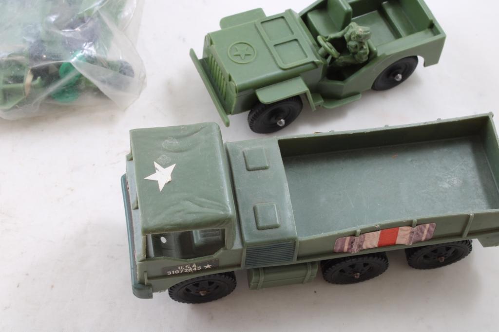 NOS Combat Soldiers & Missile Launcher, Jeep Truck
