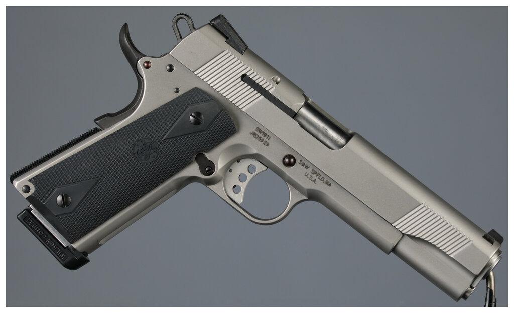 Smith & Wesson Model SW1911 Semi-Automatic Pistol with Case