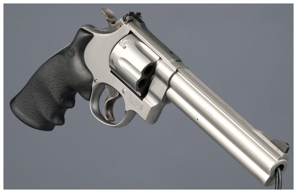 Smith & Wesson Model 610 Double Action Revolver with Case