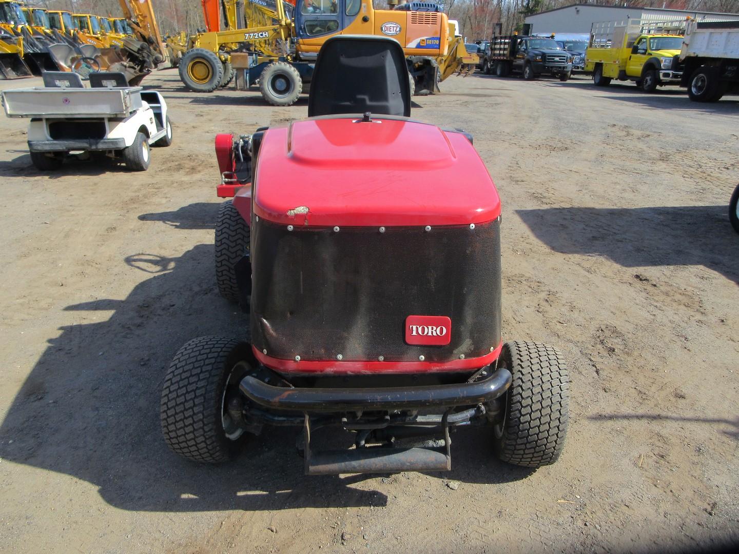 Toro Groundsmaster 3000D Ride On Sweeper