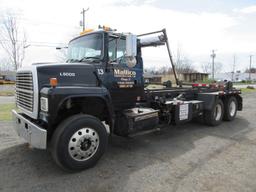 1995 Ford L9000 T/A Rolloff Truck