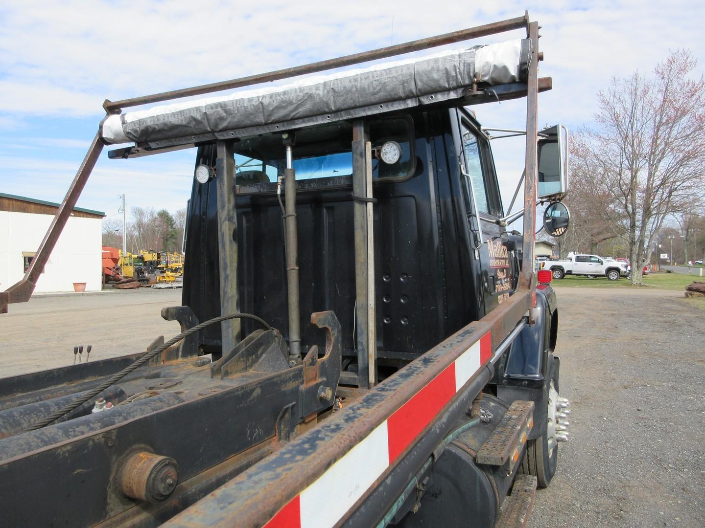 1995 Ford L9000 T/A Rolloff Truck