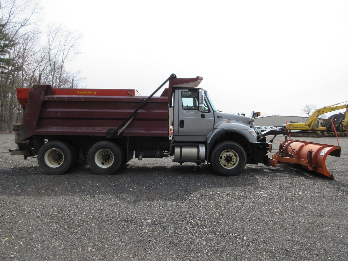 2007 International 7600 T/A Dump Truck