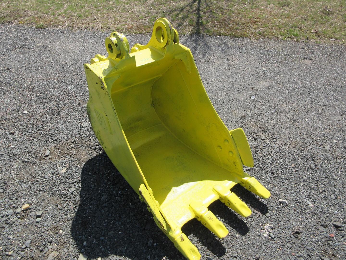 Caterpillar 24" Bucket With Teeth