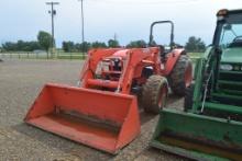 KUBOTA M7060 ROPS 4WD W/ LDR BUCKET