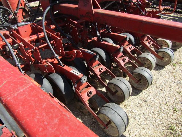 1704. 484-1249. IH 800 15 ROW 15 INCH MOUNTED BEAN PLANTER, ASSIST KIT, TAX