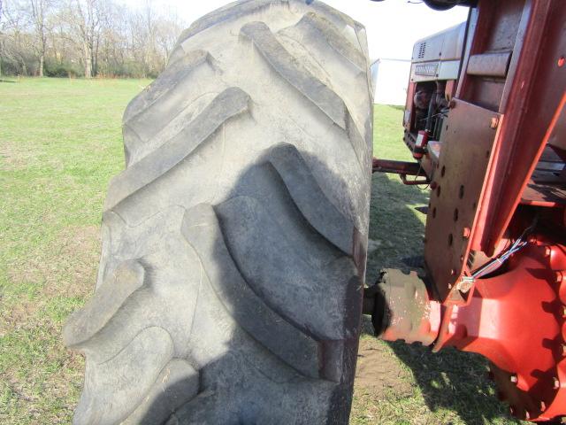 126. 1969 IH MODEL 756 DIESEL TRACTOR OPEN STATION, WIDE FRONT, 3 POINT, DU