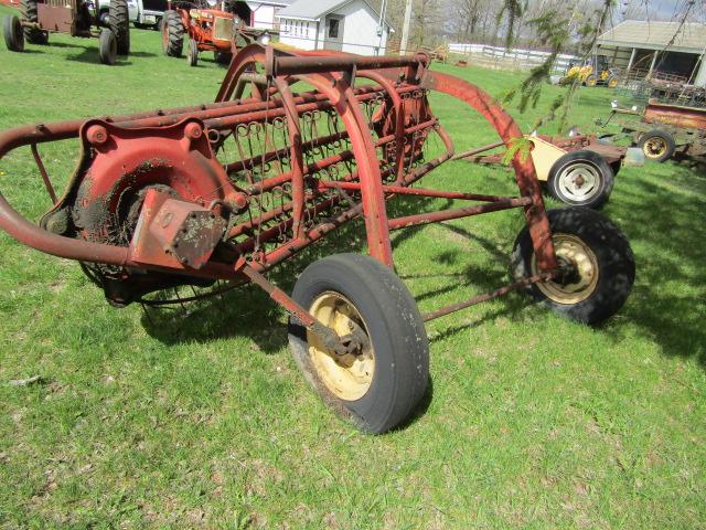 145. MASSEY FERGISON PARALLEL BAR RAKE