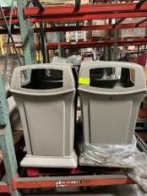17-30-03 Rubbermaid Outdoor garbage cans