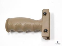New Vertical AR15 Forward Grip with Finger Grooves in FDE