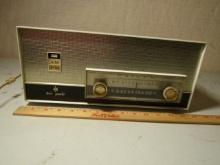 Vtg Philco Twin Speaker A M / F M Tube Radio