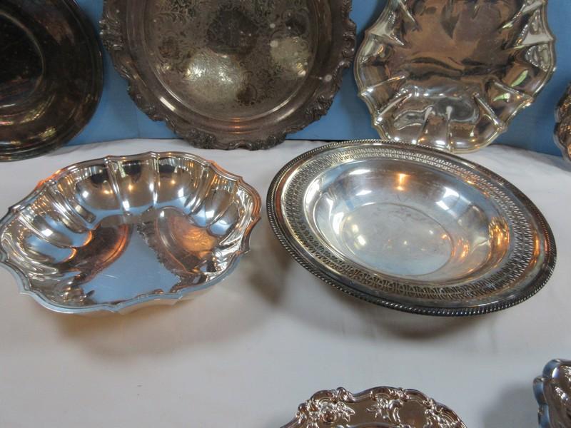 Silverplate Lot Oneida 20 1/2" Oval Serving Tray, WM. Rogers 835 Round 12 1/4" Bowl Reticulated