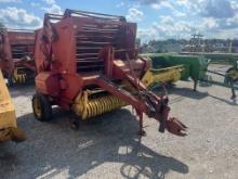 New Holland 847 Round Baler