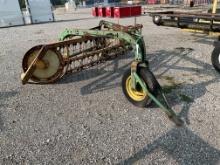 John Deere 662 Bar Hay Rake