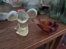 (LR) 2 PC. LOT TO INCLUDE A SM. FENTON YELLOWISH WHITE GLASS MOUSE FIGURINE & A RED/YELLOW GLASS