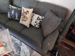 (LR) MODERN HEATHER GRAY THREE CUSHION PULL OUT SOFA BED WITH ACCENT PILLOWS. 80"W X 33"D X