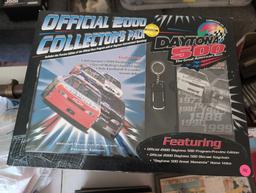 (LR) LOT OF (5) DAYTONA 500 OFFICIAL 2000 COLLECTOR'S PACK.