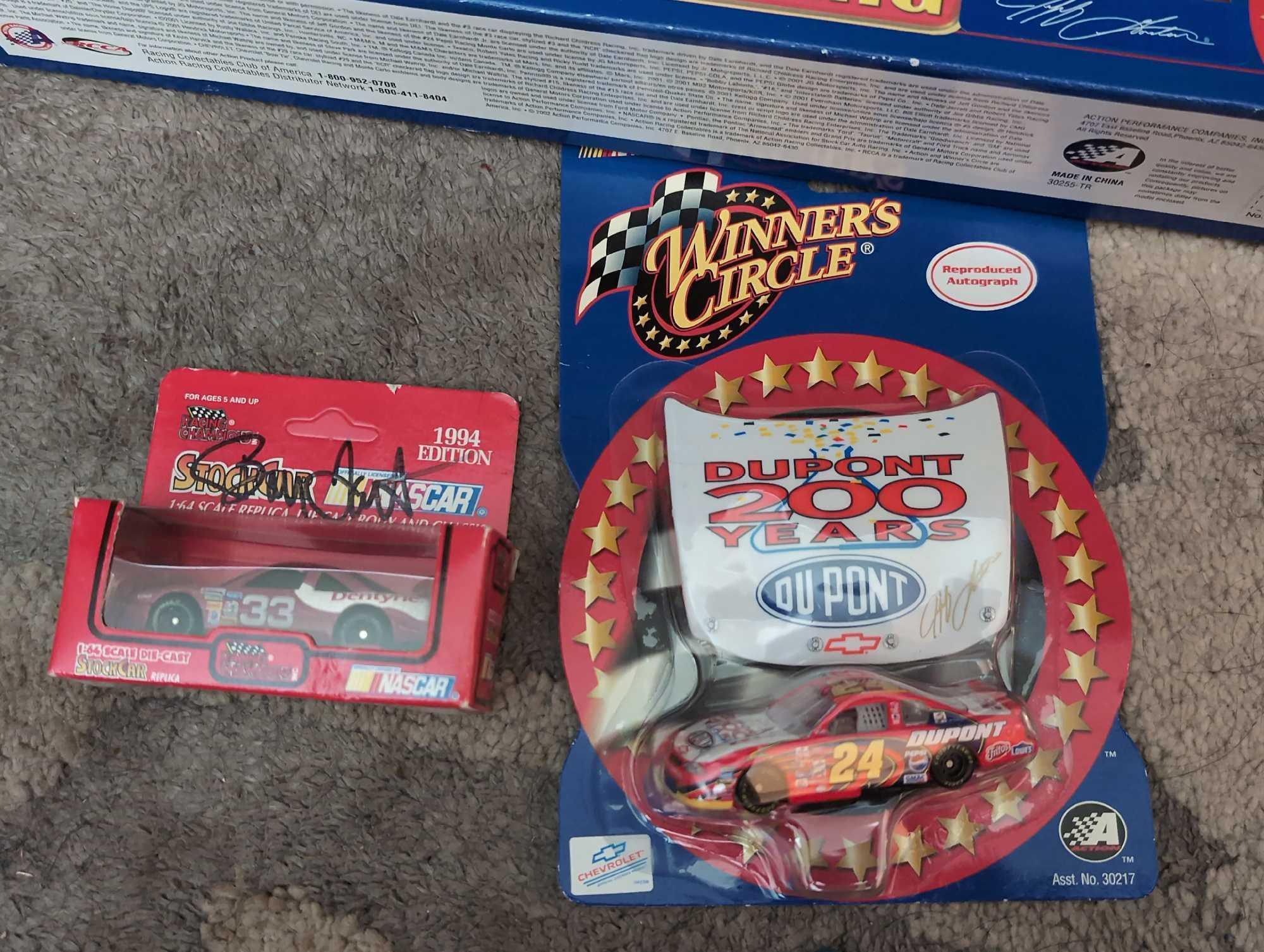 (LR) LARGE LOT OF MISC. NASCAR MEMORABILIA & COLLECTIBLES TO INCLUDE AN AUTOGRAPHED DENTYNE RACING