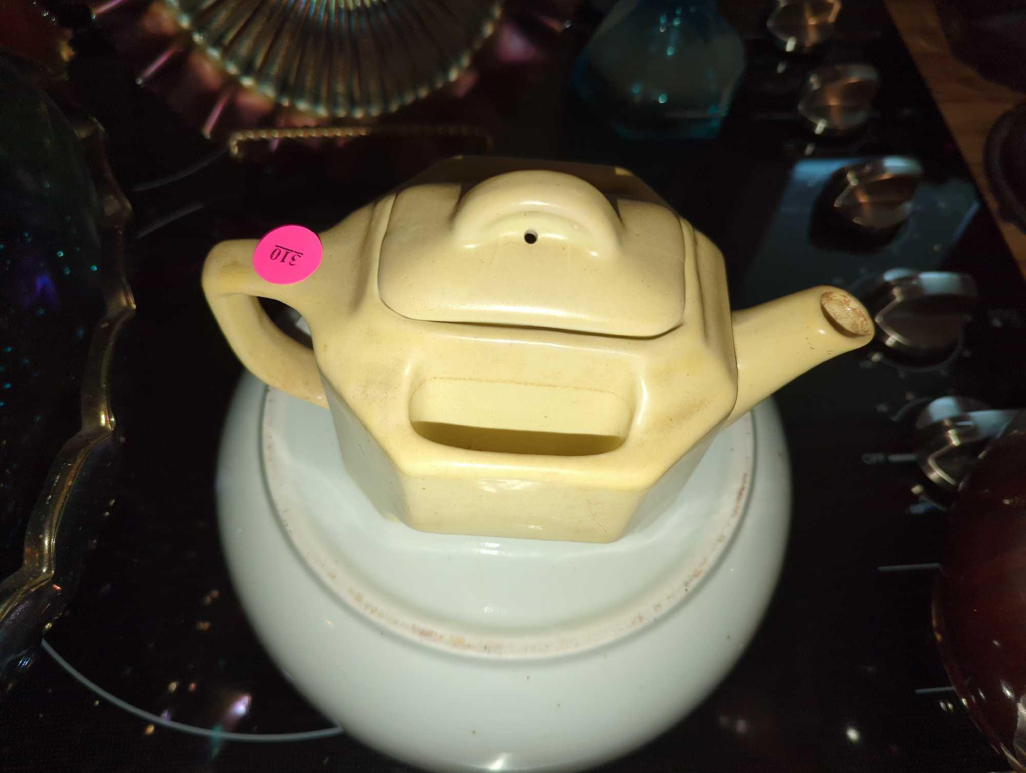 (KIT) LOT OF ASSORTED ITEMS TO INCLUDE, VINTAGE HALL POTTERY WHITE T-BALL TEAPOT - OCTAGONAL MCM W/