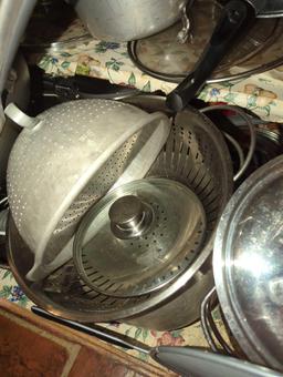 (KIT) CABINET LOT OF ASSORTED ITEMS TO INCLUDE, TEFLON SMALL FRYING PAN, HAND HELD FOOD GRATER,