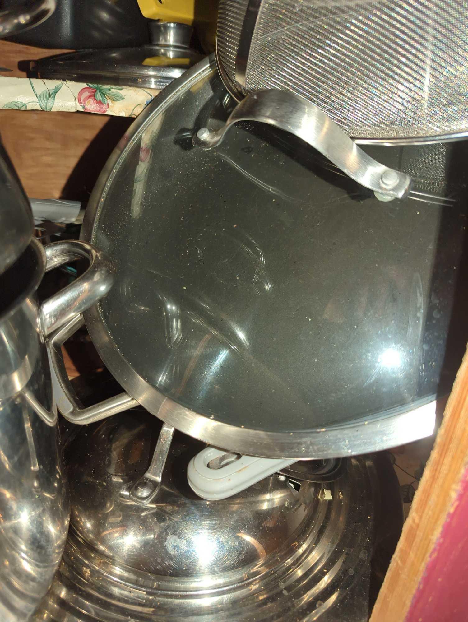 (KIT) CABINET LOT OF ASSORTED ITEMS TO INCLUDE, TEFLON SMALL FRYING PAN, HAND HELD FOOD GRATER,