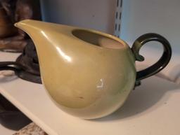 (BR2) LOT OF (2) VINTAGE TEA POT/PITCHER TO INCLUDE A GREEN GLAZED CAR SHAPE HALL POTTERY TEAPOT 9"W