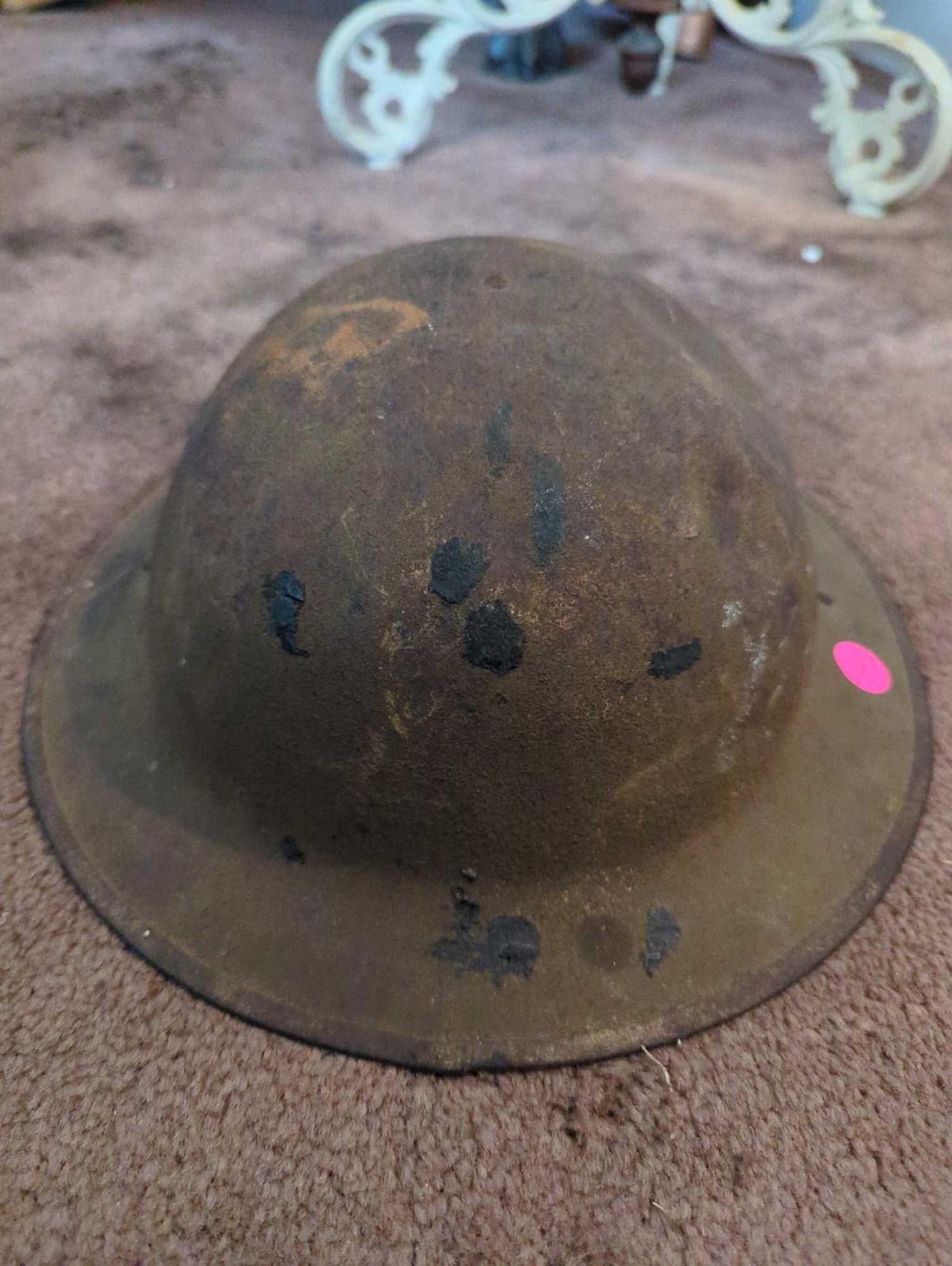 (FD)WW1 US M1917 DOUGHBOY HELMET, IN GOOD AGED CONDITION, NO LINER.