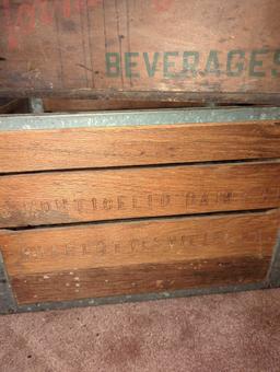 (LR) LOT OF 2 WOOD ADVERTISING BOXES, (DR)INK HORNBERGERS BEVERAGES BOX, 16 1/4"L 9 1/2"W 8 1/2"HAND