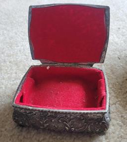 Vintage Metal Jewelry Box $1 STS