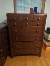 (BR1) MAHOGANY HIGH CHEST, 6 DRAWERS, IN GOOD CONDITION, DISPLAYS SOME COSMETIC WEAR, 38"X18"X 53"H
