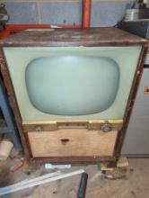 (GAR) 1950's Motorola Floor Model Television, Has Some Damage Measure Approximately 24 in x 22 in x
