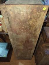 (GAR) EARLY STYLE WOODEN KIDS TOY TRUNK HAS SIGNS OF AGAING AND SOME SCRATCHES, MEASURE