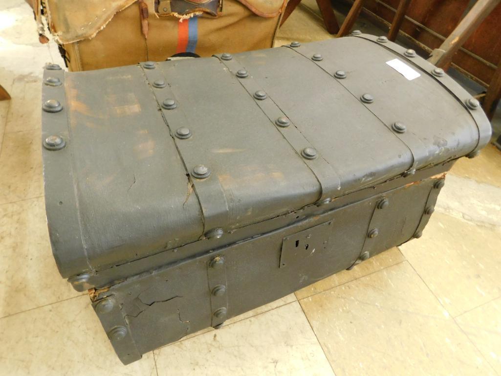 Vintage Painted Trunk No Tray