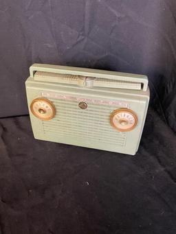 1956 RCA VICTOR RADIO