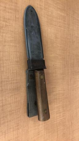 WWII MILITARY KNIFE SHEATH & OLD HICKORY KNIFE