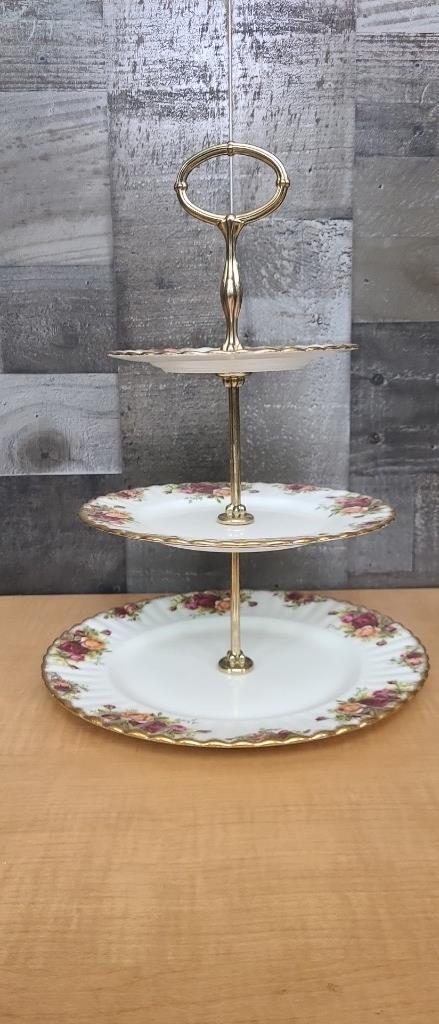 ROYAL ALBERT "OLD COUNTRY ROSES" 3-TIER CAKE STAND
