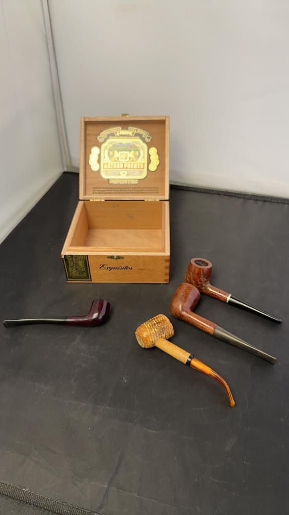 GENUINE BRIAR PIPES AND ARTURO FUENTE CIGAR BOX