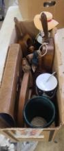 BOX OF MISCELLANEOUS: FOLKART DECOR