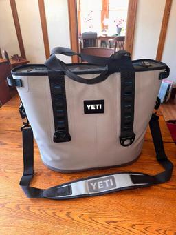 YETI Hopper 30 Fog Gray / Tahoe Blue Soft Sided Cooler Bag, Waterproof, Used Once