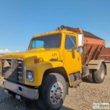 SANDER TRUCK, 1983 INTERNATIONAL MODEL 17 54, 8 CYLINDER DIESEL ENGINE, MANUAL TRANSMISSION, SINGLE