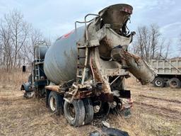 1995 KENWORTH T800 CONCRETE MIXER TRUCK VN:2NKDLE0XXSM682330 powered by Cat 3176 diesel engine,