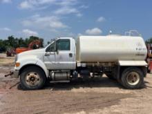 2012 FORD F750 WATER TRUCK VN:165819 powered by diesel engine, equipped with 6 speed transmission,